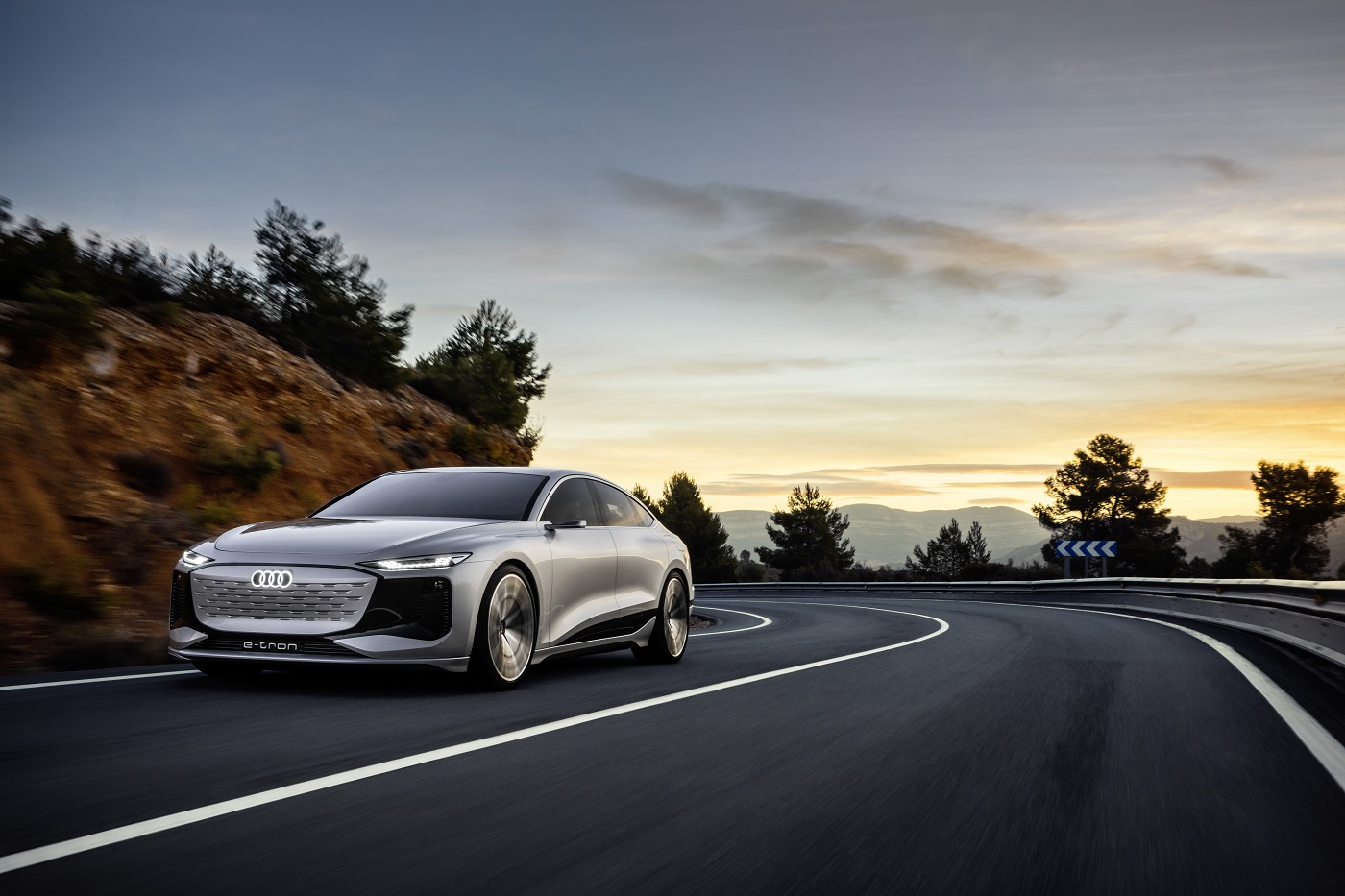 Audi e-tron concept - 次世代の “e-volution”（ドイツ本国発表資料） Audi Press Center - アウディ