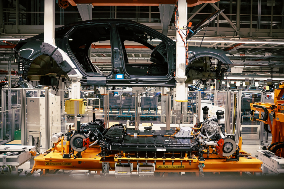 新型Audi Q8 e-tron、ブリュッセル工場で生産開始（ドイツ本国発表資料）